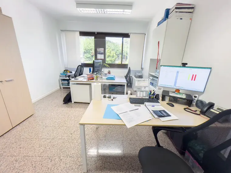Postazione operativa con doppio monitor